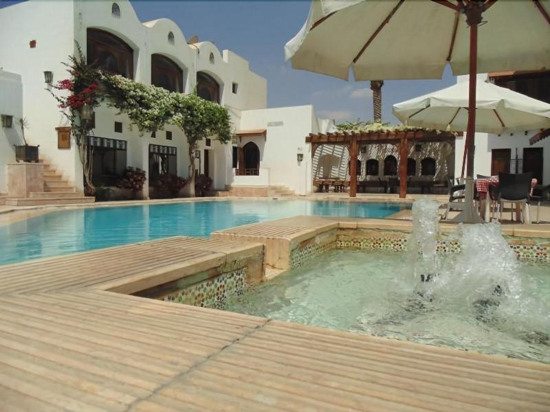 Six Corners Resort Abū Sulţān Екстериор снимка